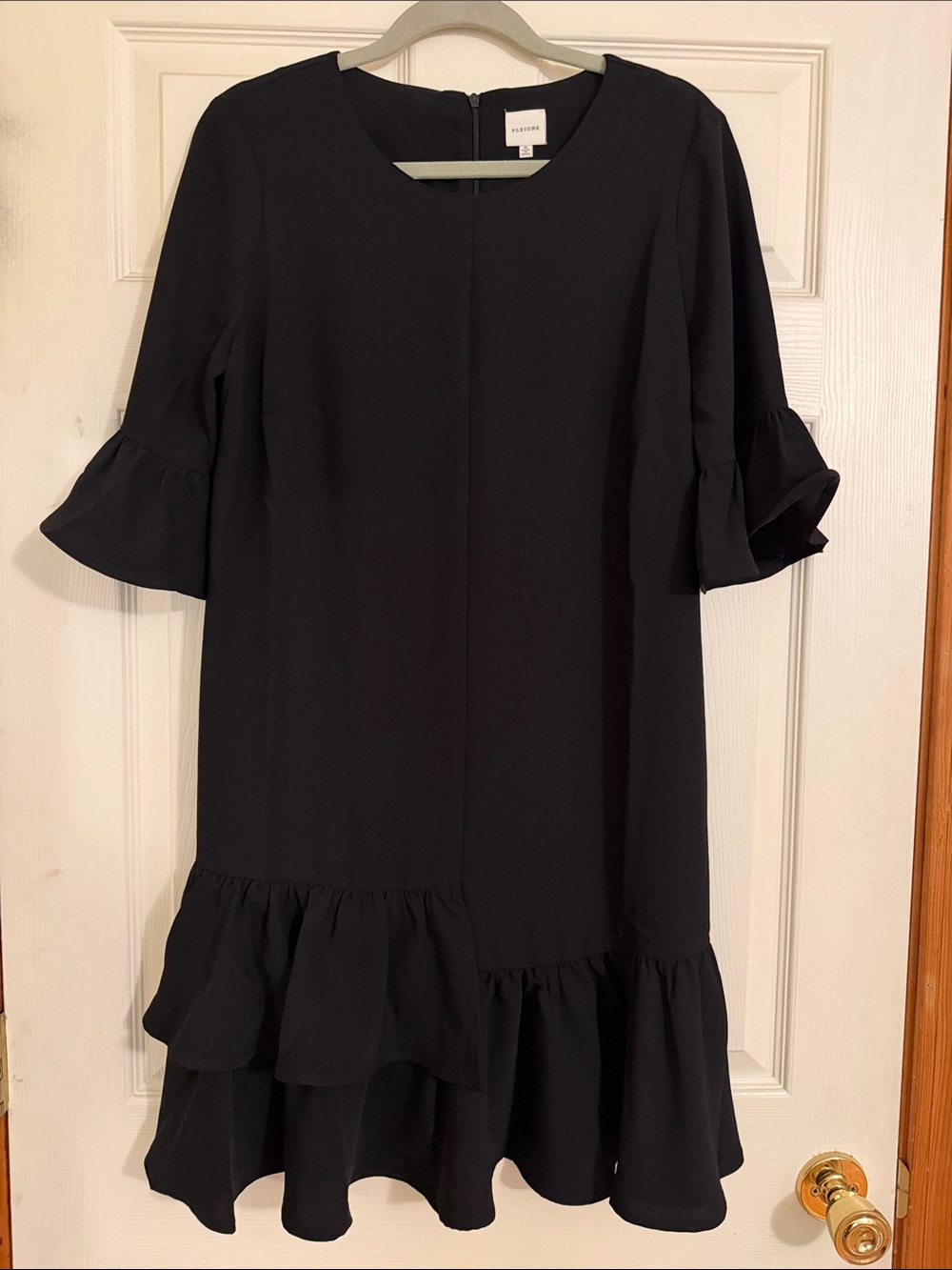 Pleione Black Ruffle-Hem Shift Mini Dress Size M